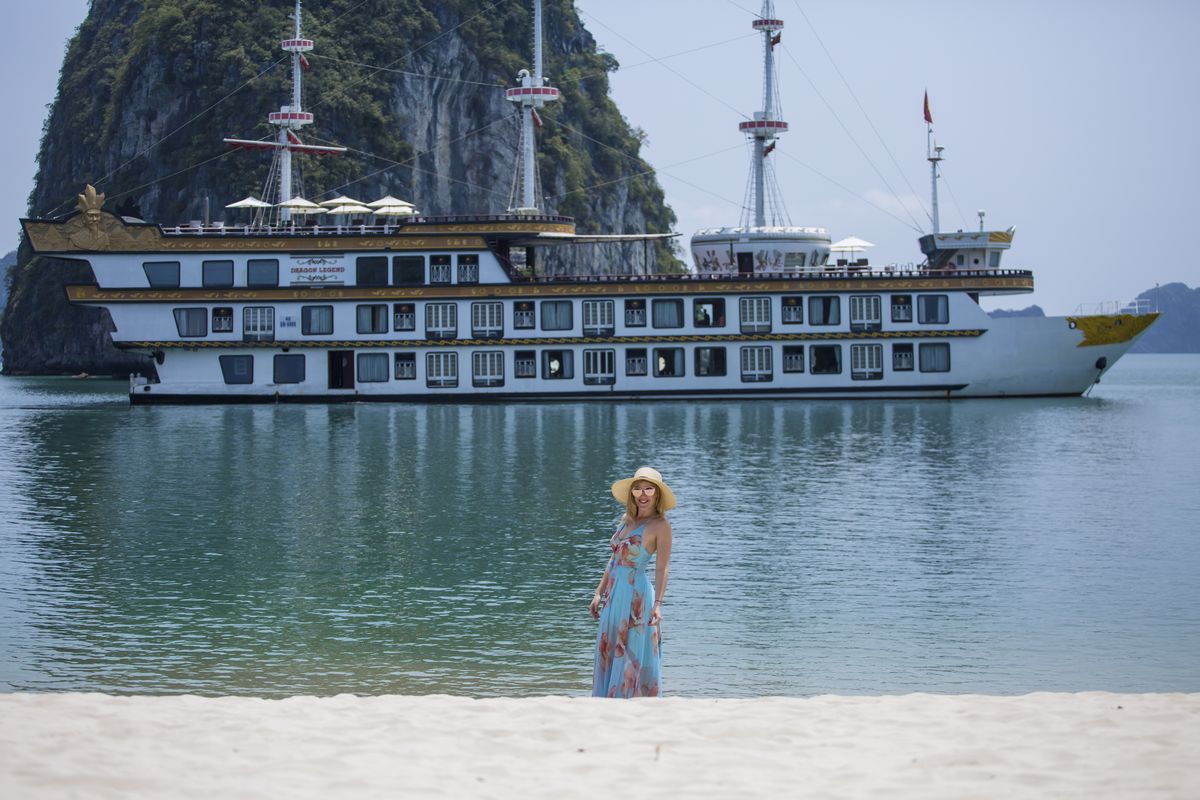 Halong Bay Cruise Tour