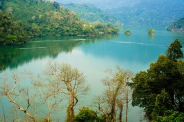 Off the beaten path North Vietnam 6 days: Ba Be Lake