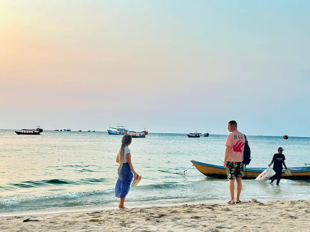 Exploring Sihanoukville Beach: Golden Sands and Endless Adventure
