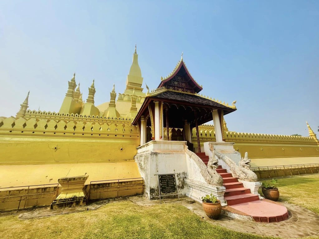 Complete Guide to Visa to Laos - That Luang Vientiane
